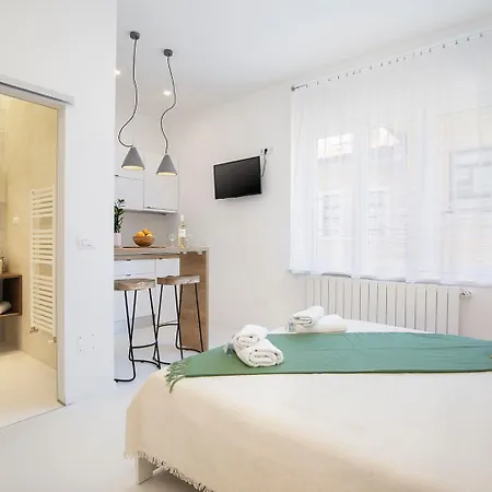 Twins Idola Пула