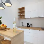 Twins Idola Apartman Póla
