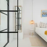 Twins Idola Apartman *
