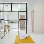 Twins Idola Apartman